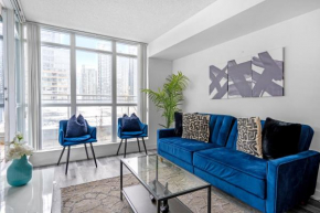 Modern One Bedroom and Den Condo by CN Tower